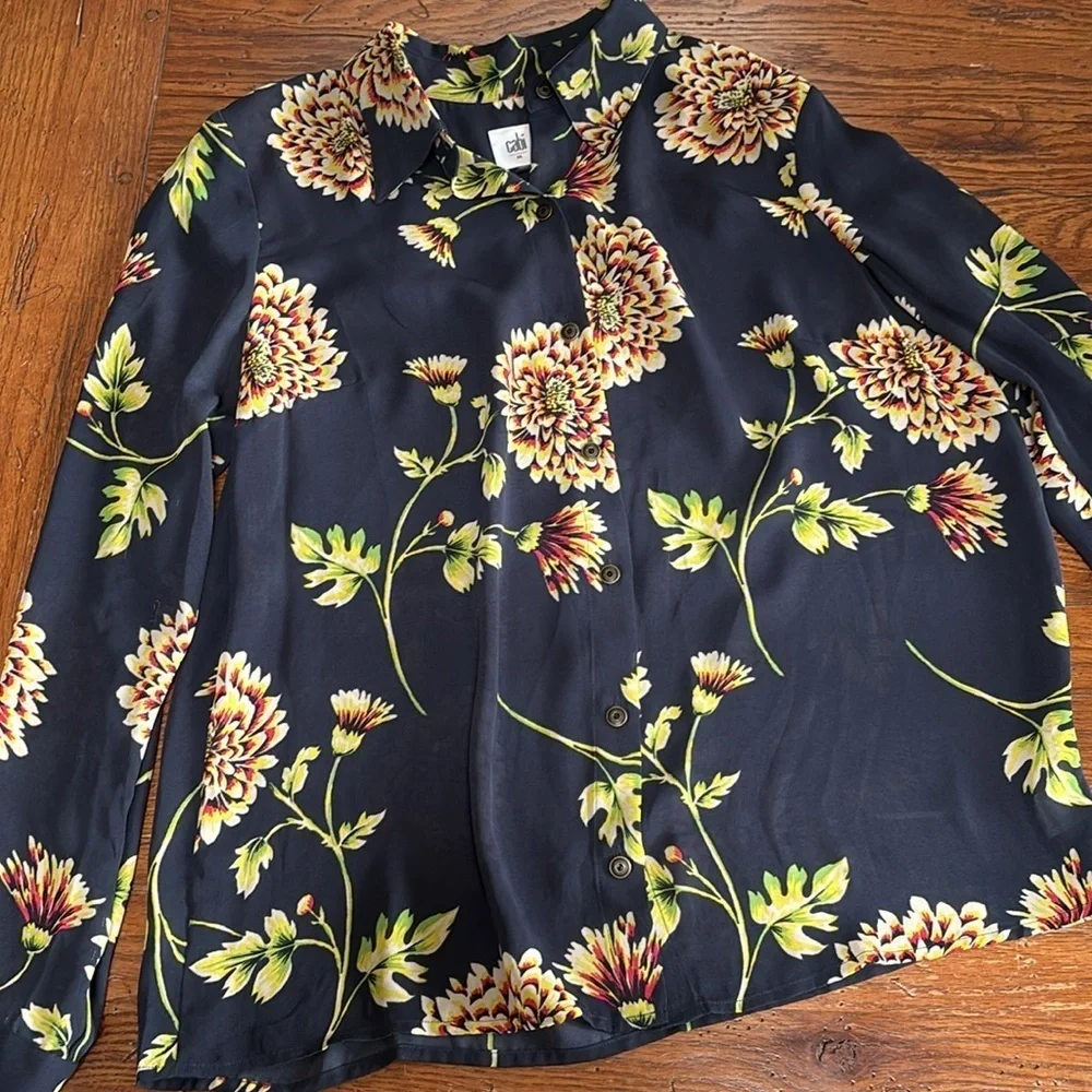 Cabi Daisy Blouse Button Down Top Floral Shirt 3250 Navy Yellow Size Medium